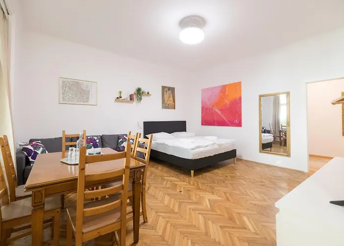 Апартаменты Schoenbrunn Living By Lorenz *